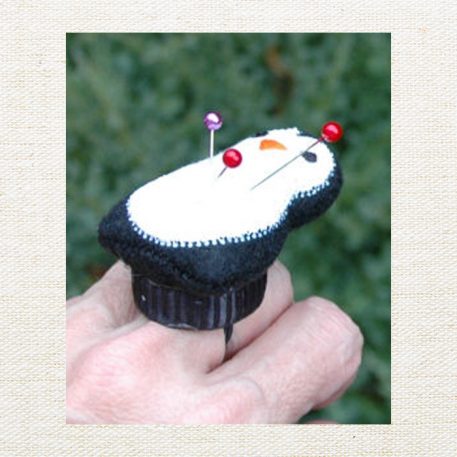 Penguin Finger Pincushion - Image 2
