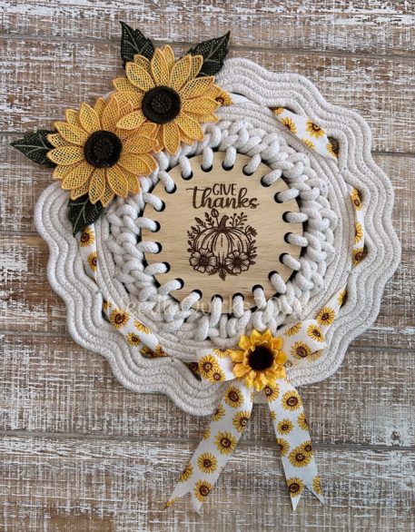 Round Wood Insert Clothesline Wreath Virtual Class