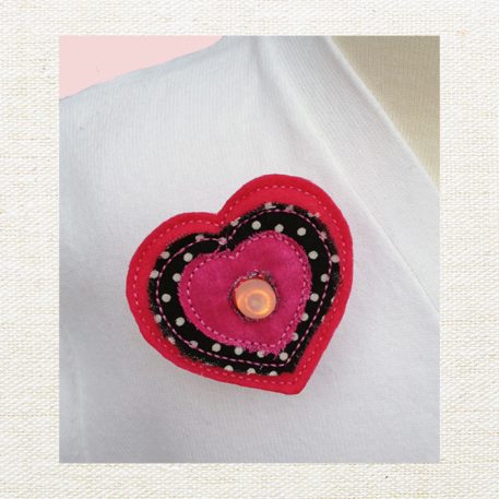 Raggedy Heart Flameless Tealight Pin