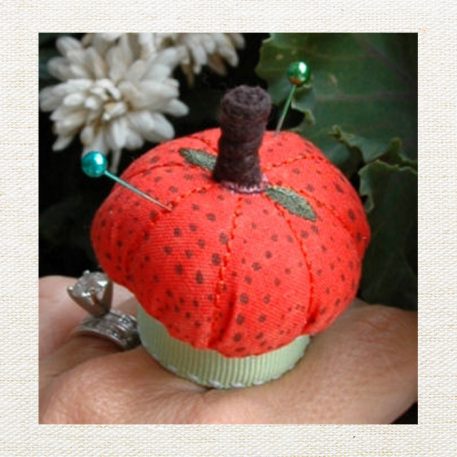 Pumpkin Finger Pincushion